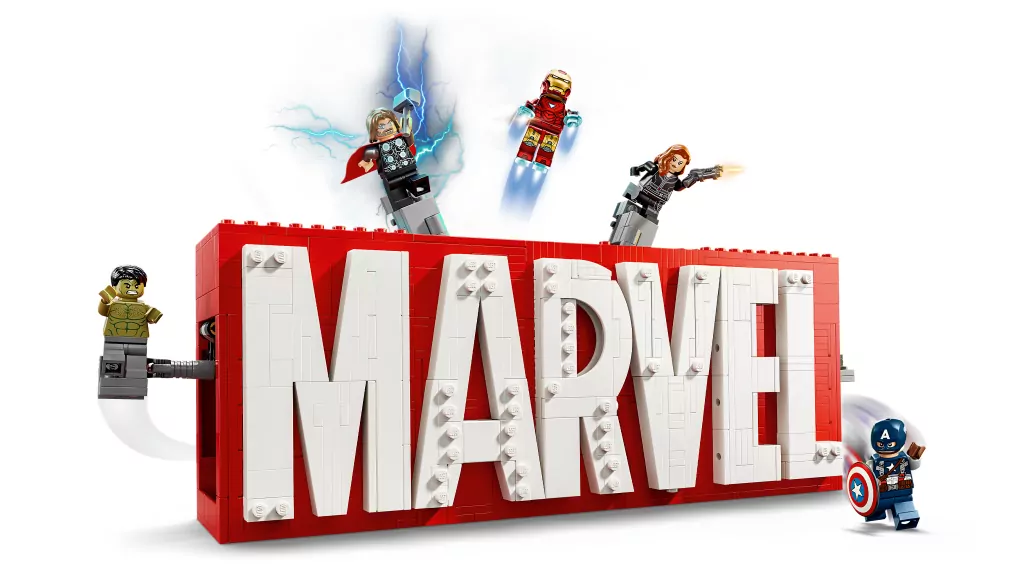 LEGO® SUPER HEROES 76313 Logo MARVEL z minifigurkami - tantis.pl