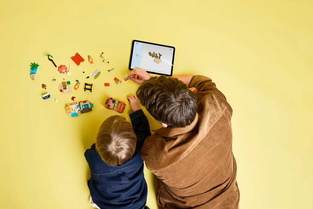 LEGO® Blue i rodzinna wycieczka samochodem 11202 - tantis.pl