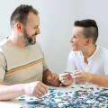 Puzzle 2000. Wiejska chatka - tantis.pl