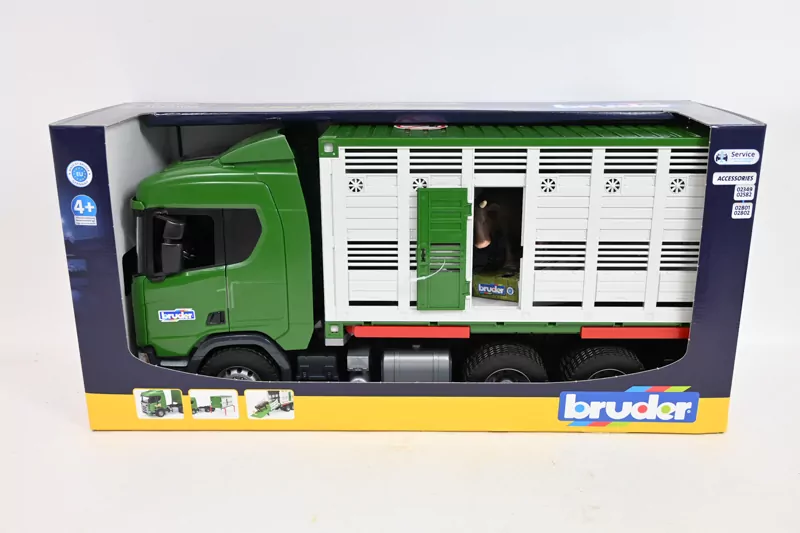 Scania Super 560R. Ciężarówka zielona - tantis.pl