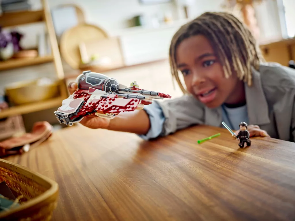 LEGO® Interceptor™ Jedi Ahsoki 75401 - tantis.pl