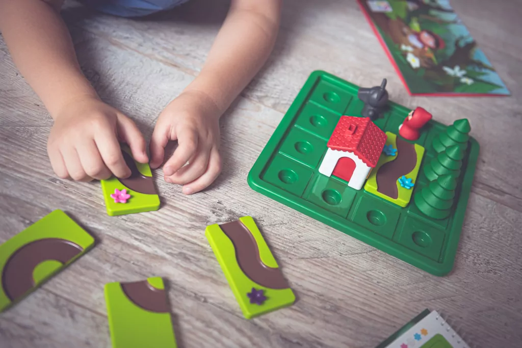 Little Red Riding Hood. Smart Games - tantis.pl