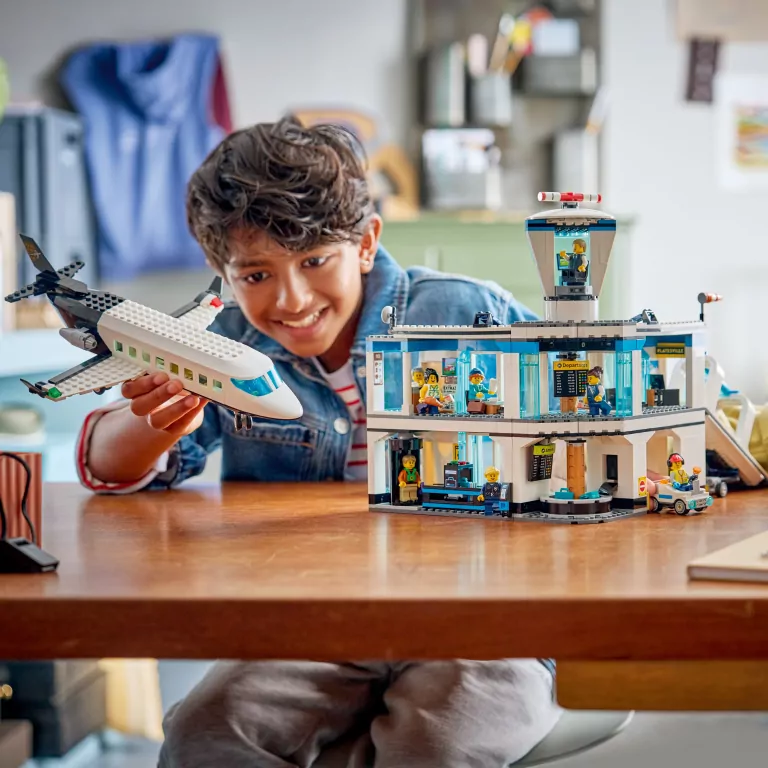 LEGO® City.  Lotnisko z samolotem 60502 - tantis.pl