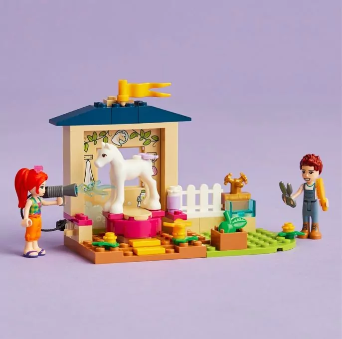 LEGO® Friends. Kąpiel dla kucyków w stajni. 41696 - tantis.pl