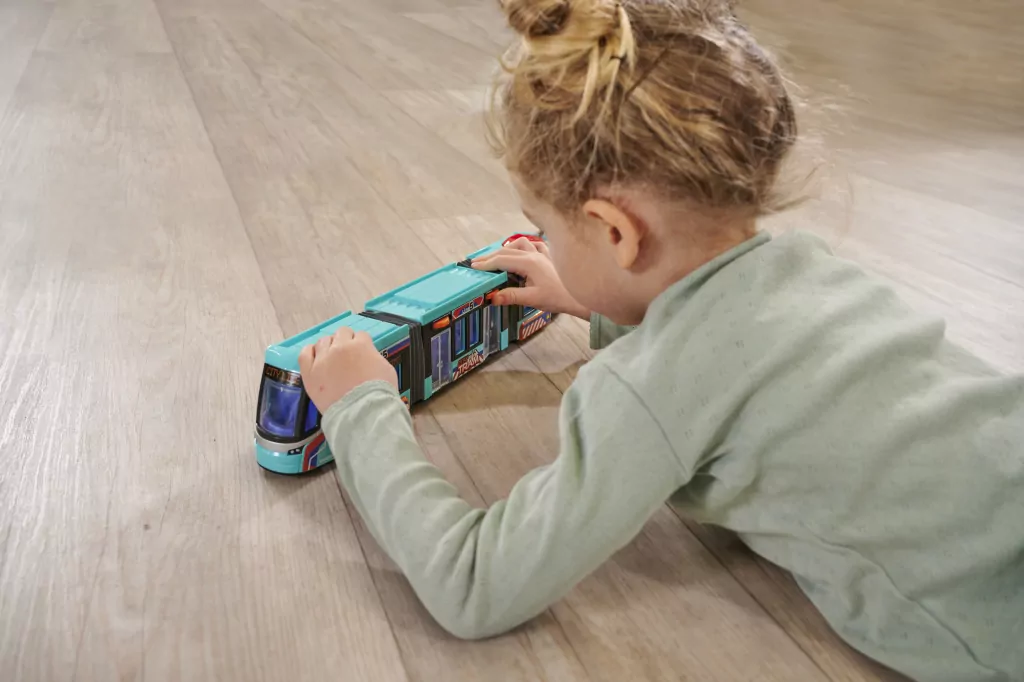 Miejski tramwaj przegubowy. Siemens. 40cm - tantis.pl