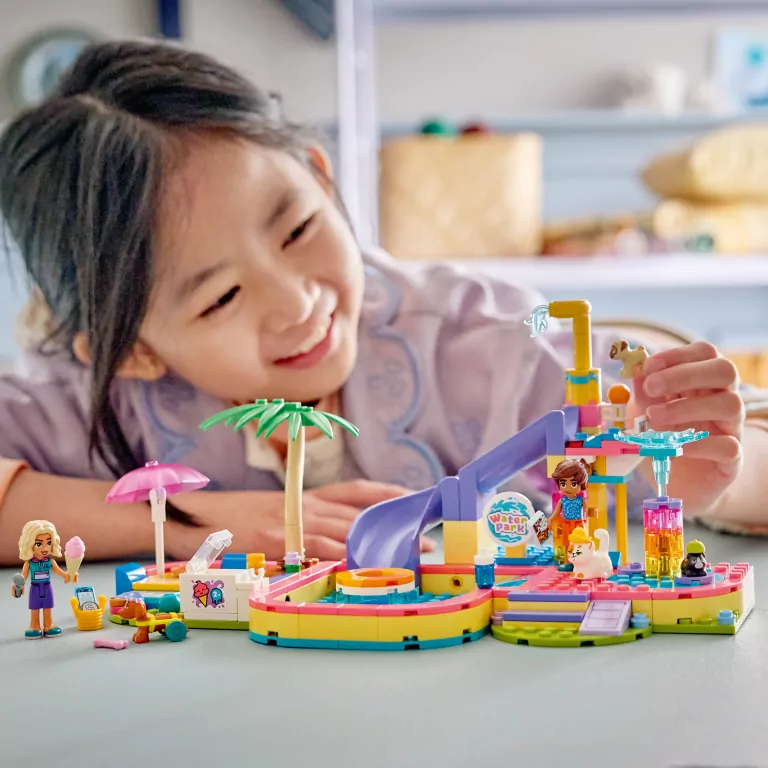 LEGO® Frajda w parku wodnym 42676 - tantis.pl