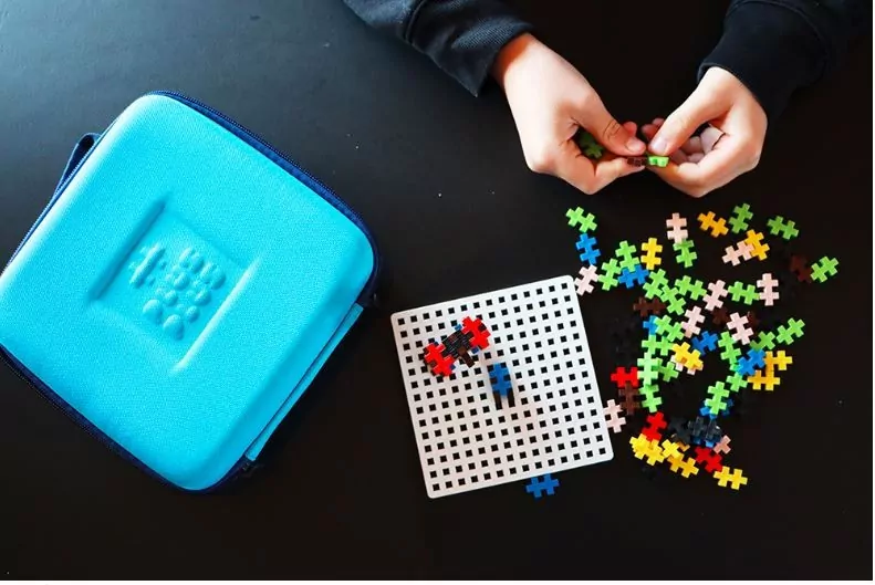 Klocki Plus-Plus. Zestaw podróżny 100el - tantis.pl