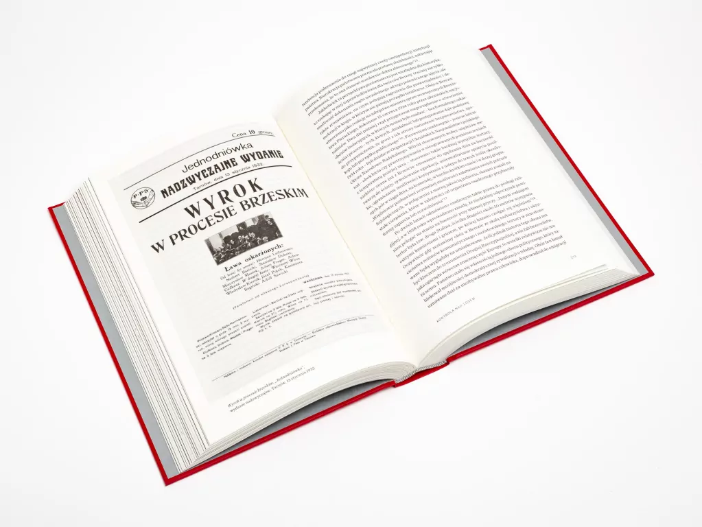 Miejski grunt. 250 lat polskiej gry z nowoczesnością - tantis.pl