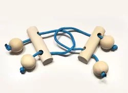 Zabawka edukacyjna. Poplątaniec. Belki i sznurki