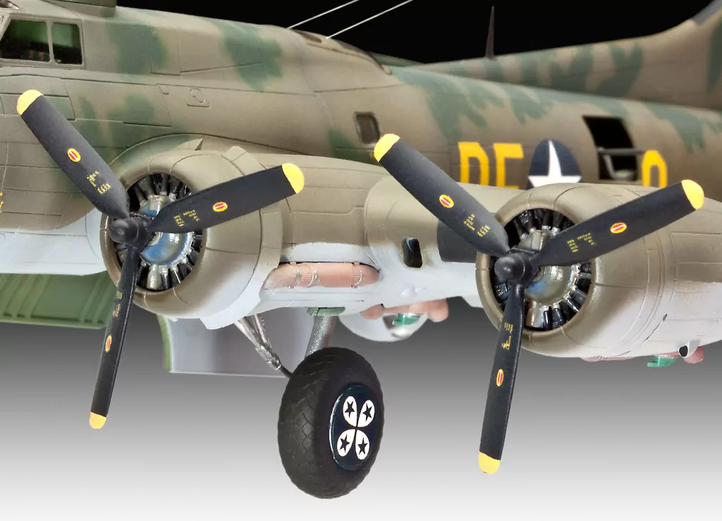 Samolot B-17 F Memphis Belle - tantis.pl