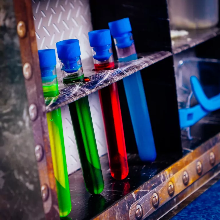 150 chemicznych doświadczeń. I'm a genius - tantis.pl