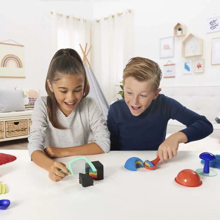 Kinetic Sand. Wytwórnia piasku. Zestaw kolorowego piasku - tantis.pl