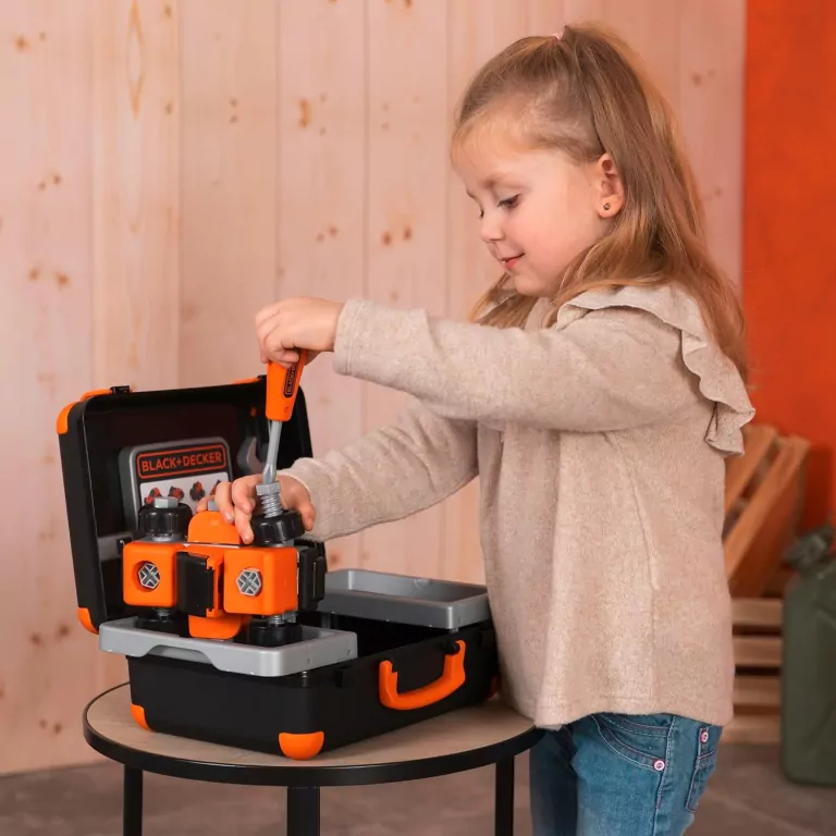 Walizka z narzędziami. Black + Decker - tantis.pl