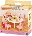 Sylvanian Families. Stół, krzesła i mnóstwo słodkości. Sweets Party 5742 - tantis.pl