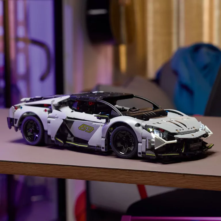 LEGO® Supersamochód Lamborghini Revuelto 42214 - tantis.pl