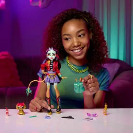 Monster High. Lalka Jinafire Long + zwierzątko - tantis.pl