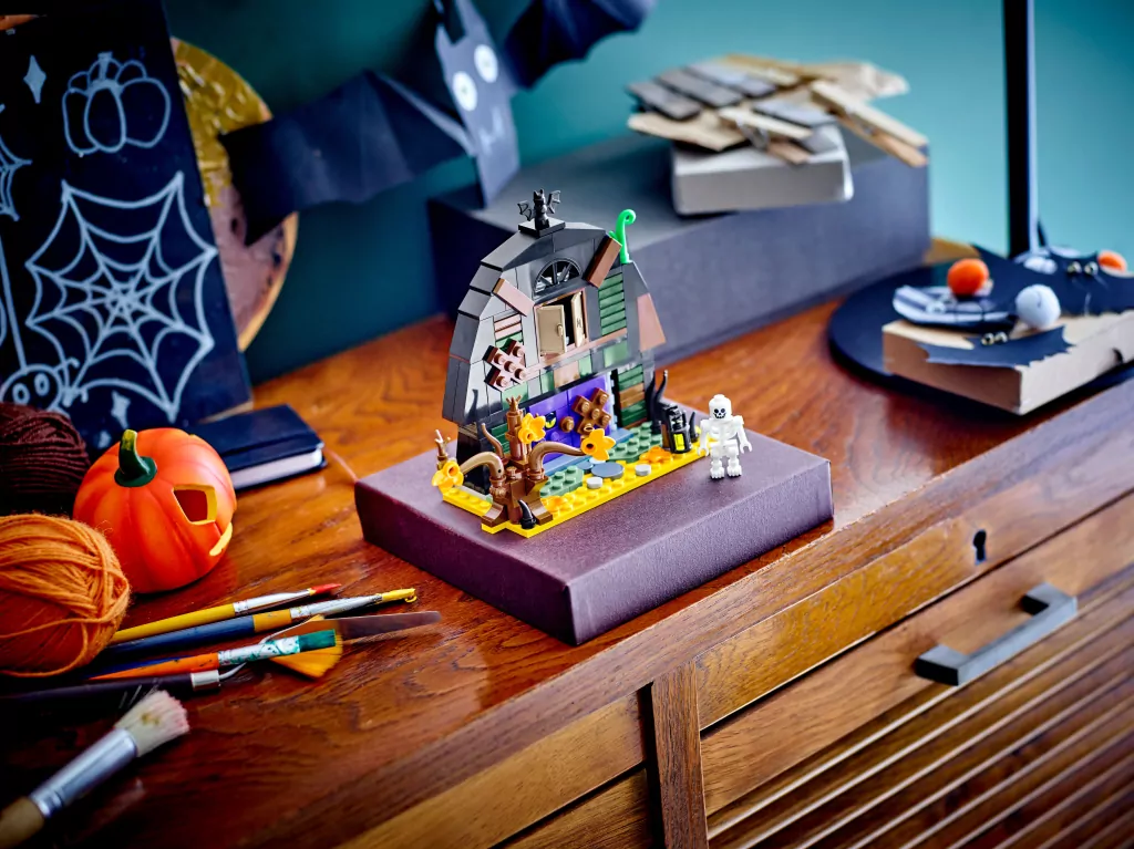 LEGO® Icons. Halloweenowa stodoła 40721 - tantis.pl