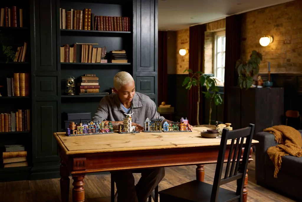 LEGO® Harry Potter. Magiczne sklepy na Ulicy Pokątnej 76444 - tantis.pl