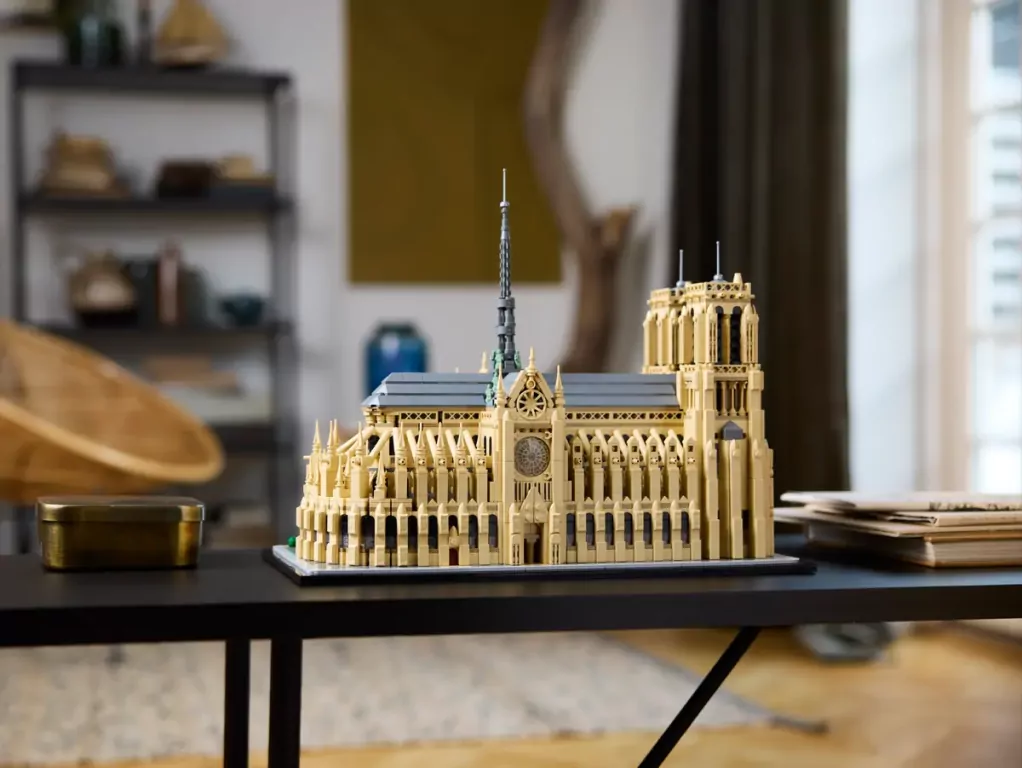 LEGO® Architecture. Notre-Dame w Paryżu. 21061 - tantis.pl