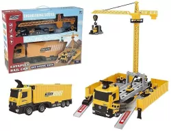 Auto ciężarowe z rozkładaną naczepą