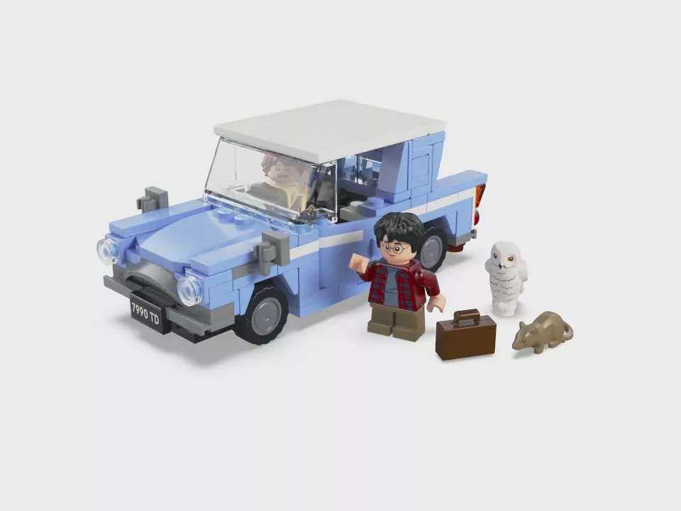 LEGO® Harry Potter. Podróż Harry'ego i Rona w Latającym Fordzie Anglia 76424 - tantis.pl