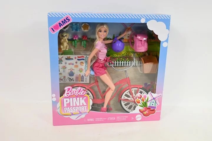 Barbie Pink Passport - tantis.pl