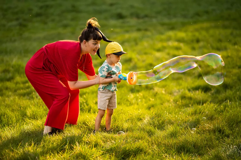 Fru Blu. Pistolet na bańki mydlane Blaster + płyn 500 ml - tantis.pl