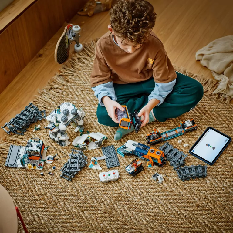 LEGO® City. Ekspres polarny arktycznych odkrywców 60470 - tantis.pl