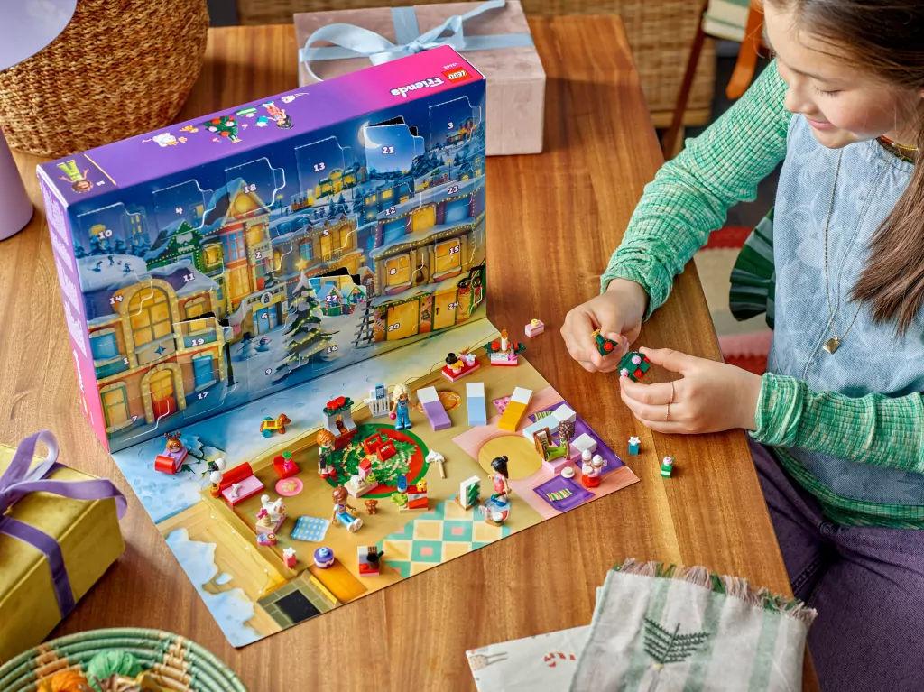 LEGO® Friends. Kalendarz adwentowy na 2025 rok 42668 - tantis.pl