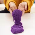 Kinetic Sand. Piasek z foremkami fioletowy - tantis.pl