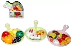 Patelnia z jedzeniem. Mix