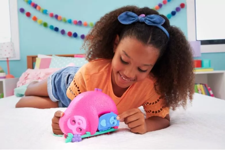 Polly Pocket. Kompaktowa torebka Rodzina leniwców - tantis.pl