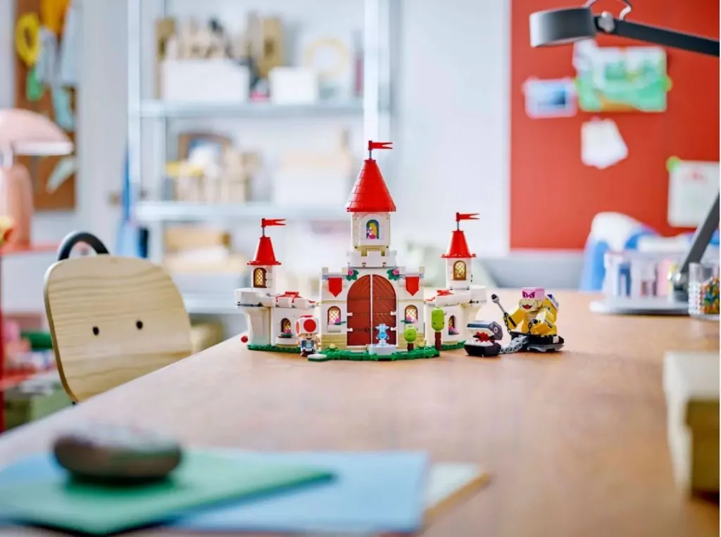 LEGO® Super Mario. Roy i bitwa na zamku Peach 71435 - tantis.pl