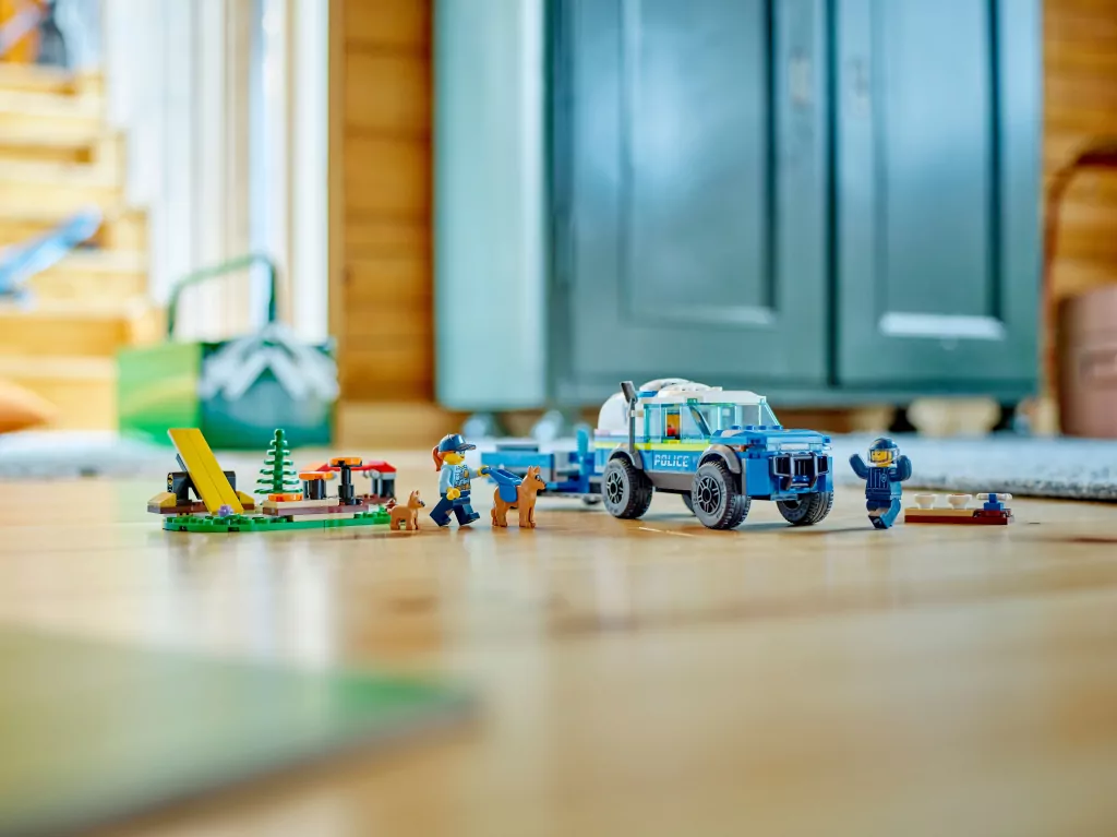 LEGO® City Police. Szkolenie psów policyjnych w terenie 60369 - tantis.pl
