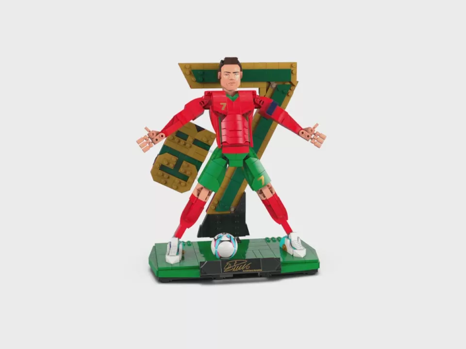 LEGO® Cristiano Ronaldo — piłkarska legenda 43016 - tantis.pl