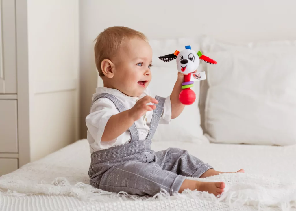 Grzechotka sensoryczna Piesek - tantis.pl