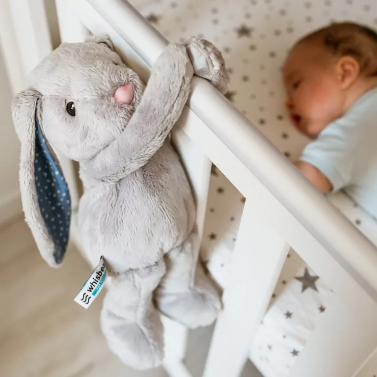 Whisbear. Szumiący Królik Felek z czujnikiem płaczu - tantis.pl