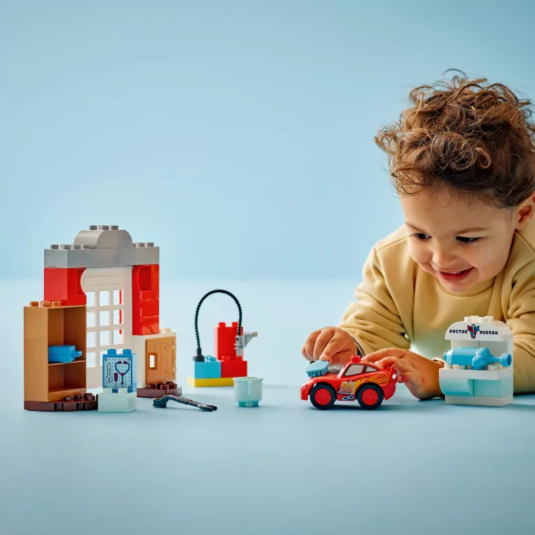 LEGO® Duplo. Wizyta McQueena w warsztacie Wójta 10456 - tantis.pl