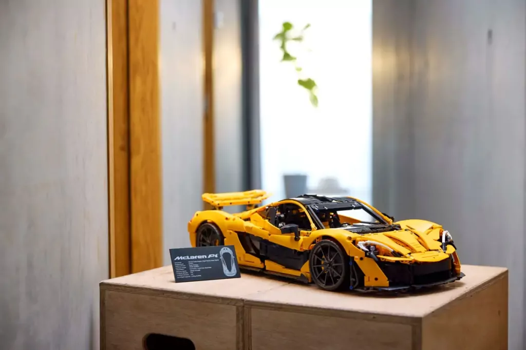 LEGO® Technic. McLaren P1 42172 - tantis.pl