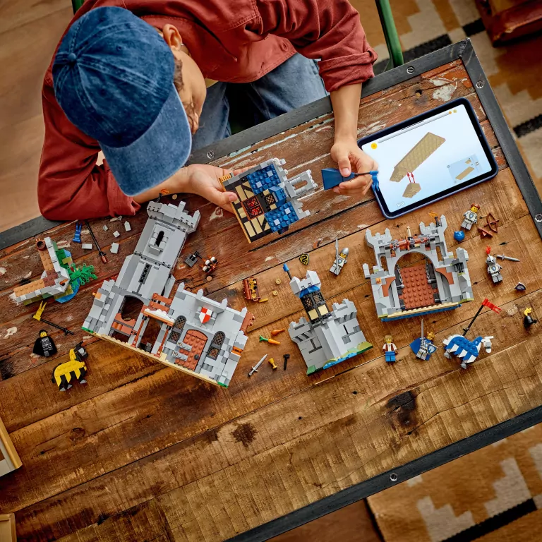 LEGO® Średniowieczny zamek rycerzy konnych 31168 - tantis.pl