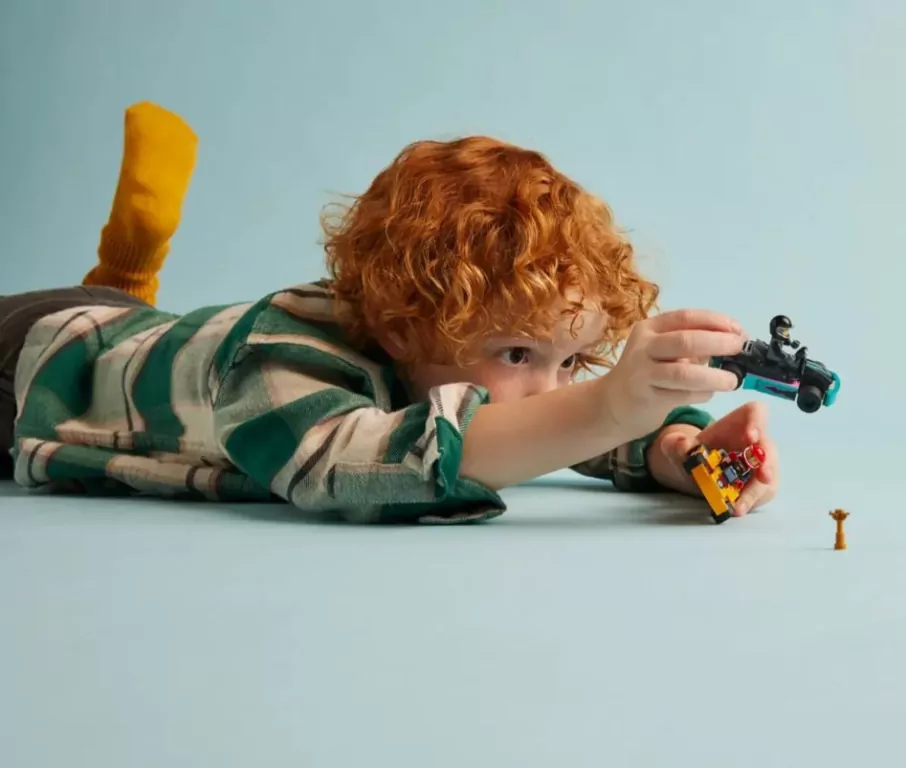 LEGO® City. Gokarty i kierowcy wyścigowi 60400 - tantis.pl