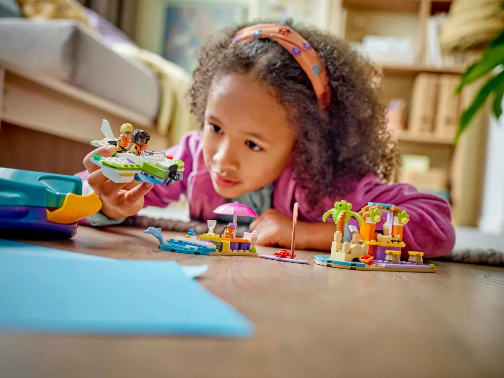 LEGO® Kreatywna walizka plażowa 42672 - tantis.pl