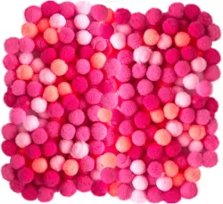 Pompony poliestrowe różowe 1cm różowy mix