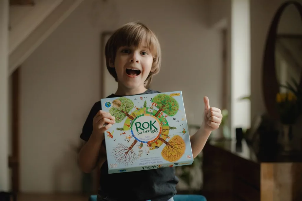 Rok na okrągło. Gra obserwacyjna - tantis.pl