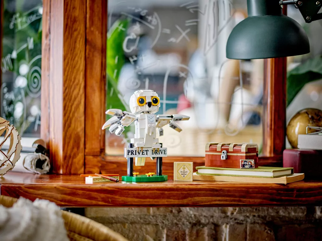 LEGO® Harry Potter. Hedwiga z wizytą na ul. Privet Drive 4. 76425 - tantis.pl