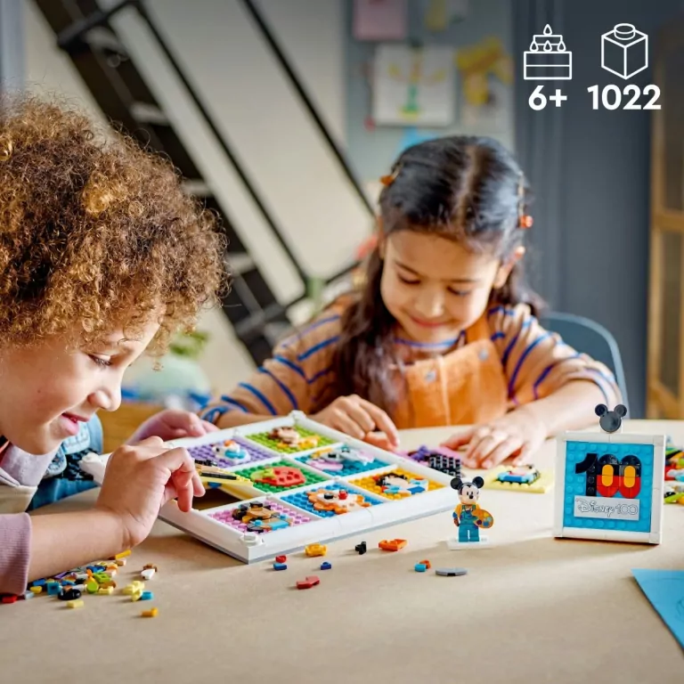 LEGO® Disney™ Specials. 100 lat kultowych animacji Disneya. 43221 - tantis.pl