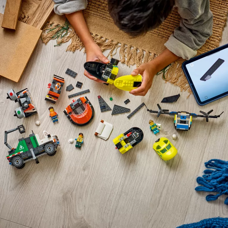 LEGO® City.  Zestaw z samolotem, ciężarówką serwisową i poduszkowcem 60505 - tantis.pl