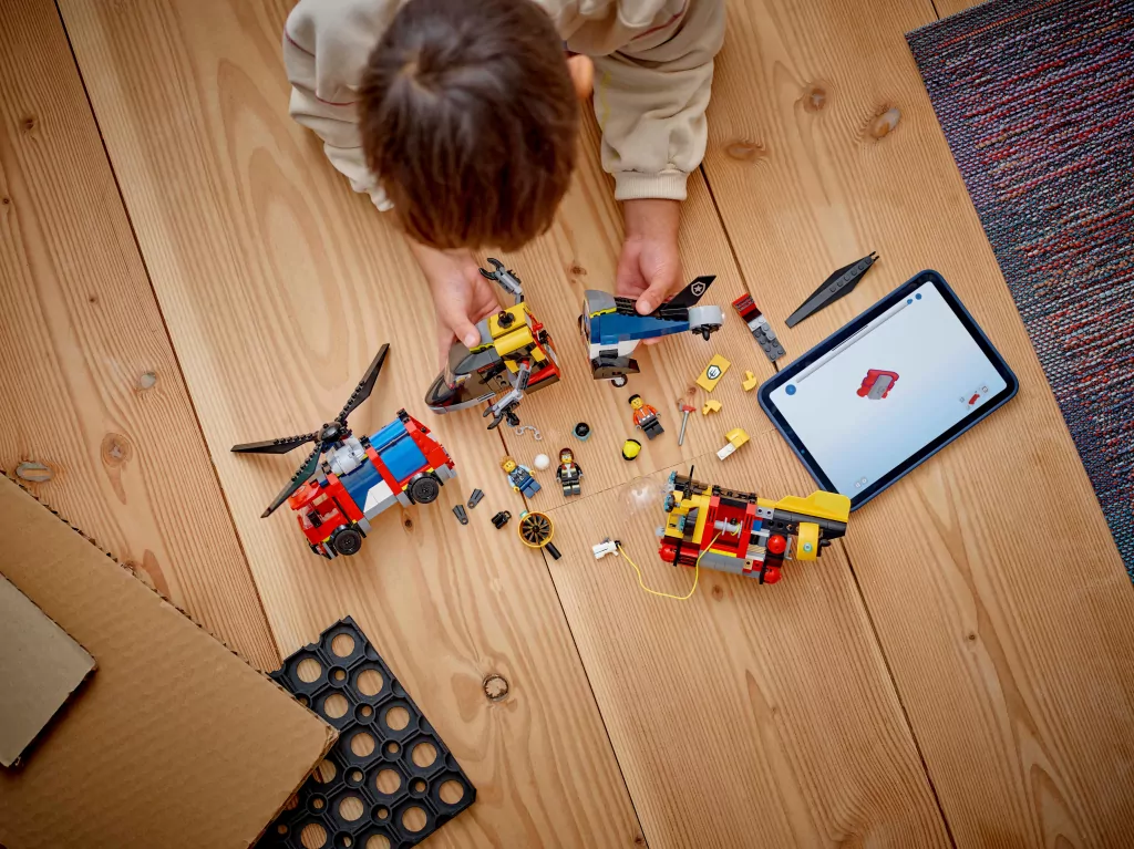 LEGO® Zestaw z helikopterem, wozem strażackim i łodzią podwodną 60462 - tantis.pl