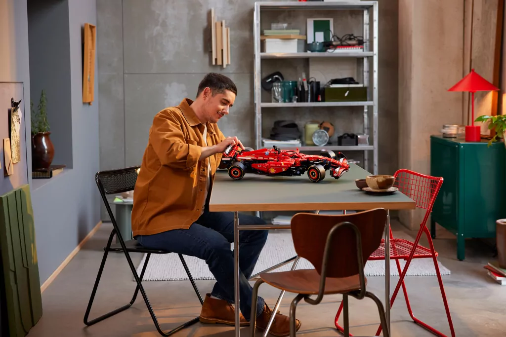 LEGO® Technic. Bolid F1 Ferrari SF-24 42207 - tantis.pl