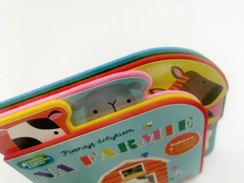 Na farmie. Akademia Mądrego Dziecka. Poznaję dotykiem. Zabawa w szukaj i znajdź - tantis.pl